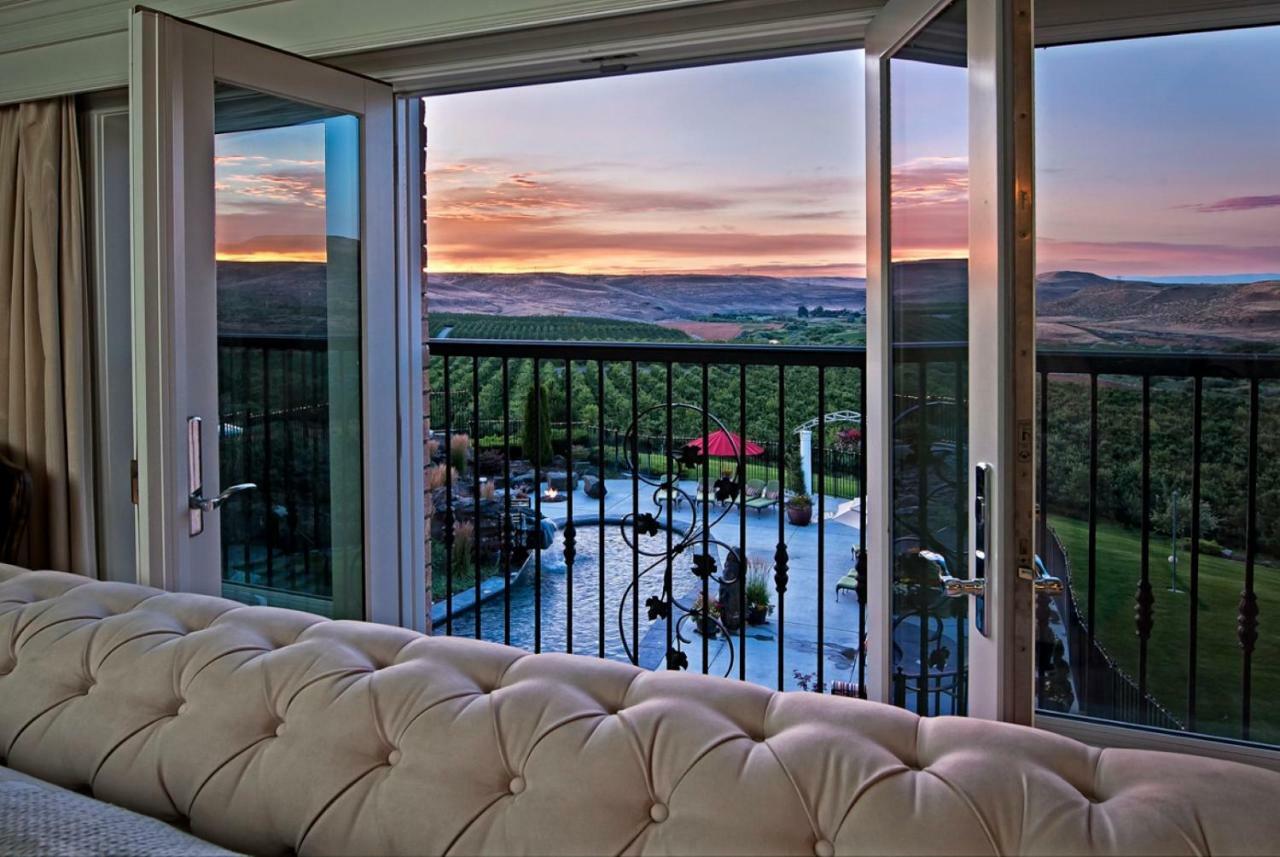 Cameo Heights Mansion And The Vine Fine Dining Restaurant Bed & Breakfast Touchet ภายนอก รูปภาพ